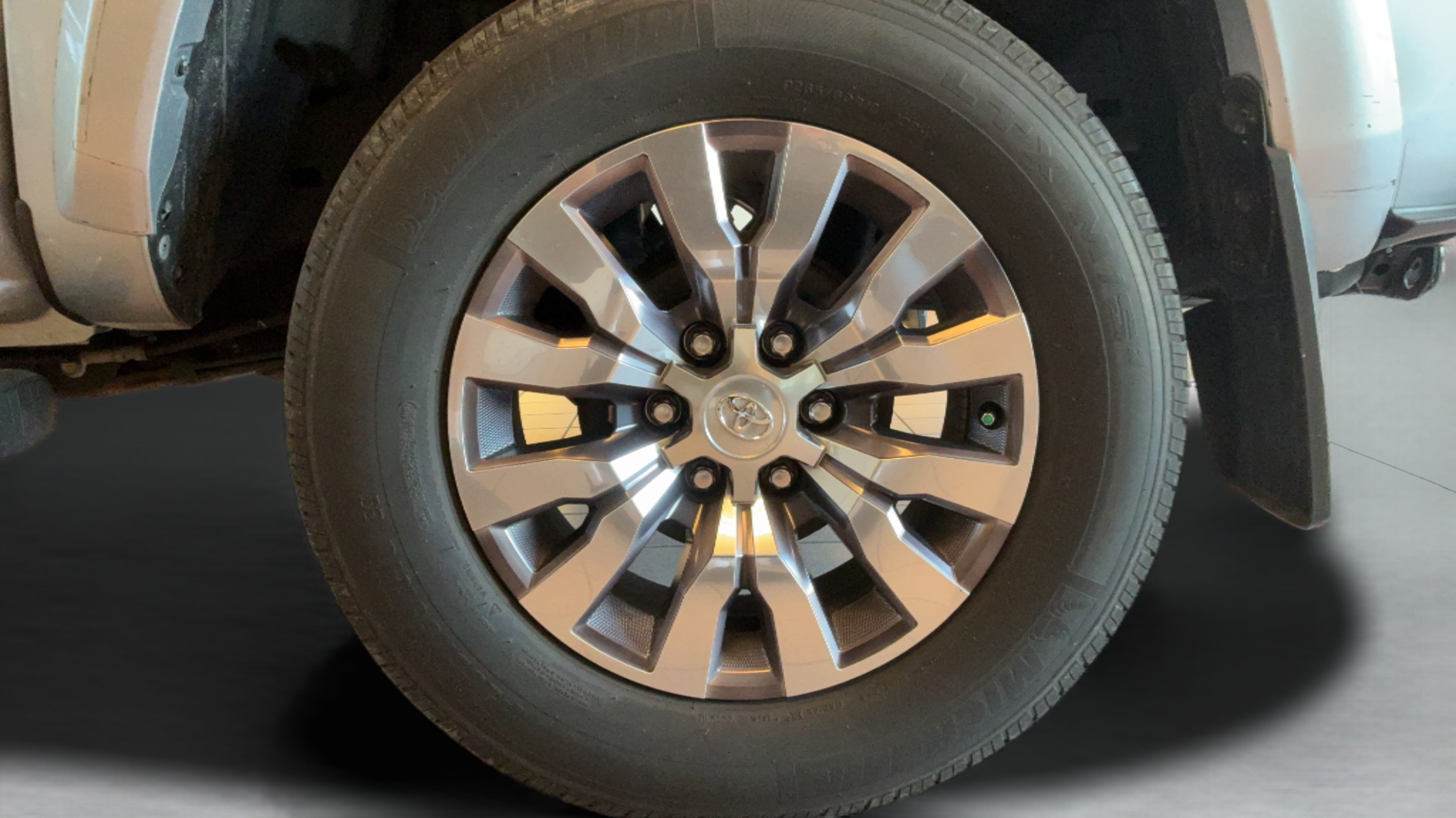 Used 2022 Toyota Tacoma Limited AWD/4WD image 36