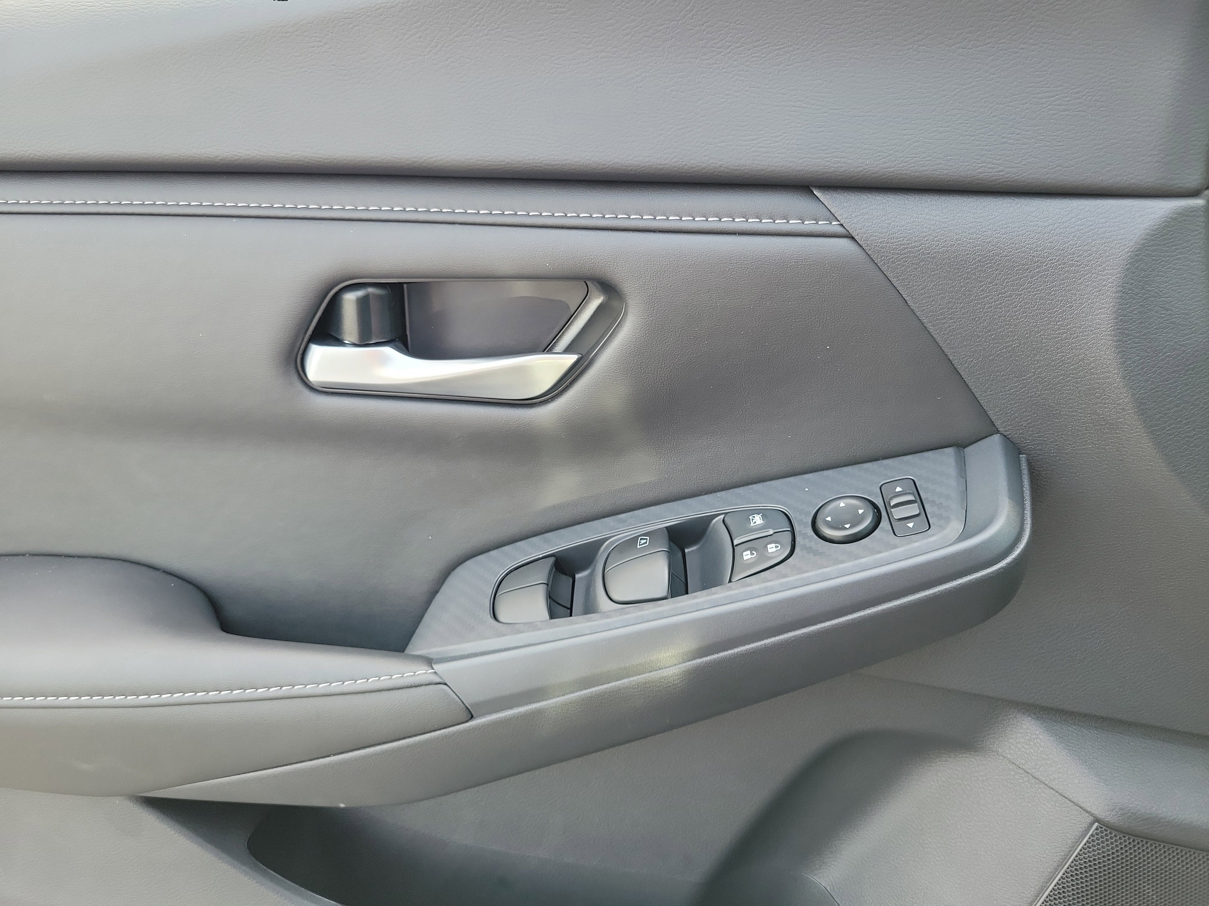 New 2025 Nissan Sentra SV w/ All-Weather Package image 17