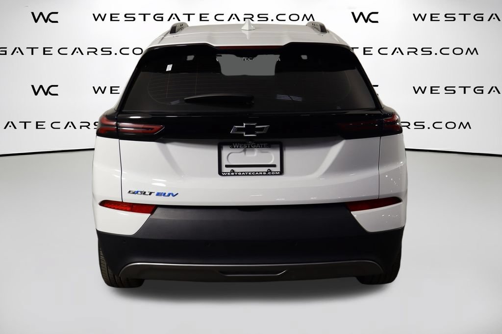 Used 2022 Chevrolet Bolt EUV Premier w/ Sun & Sound Package FWD image 4