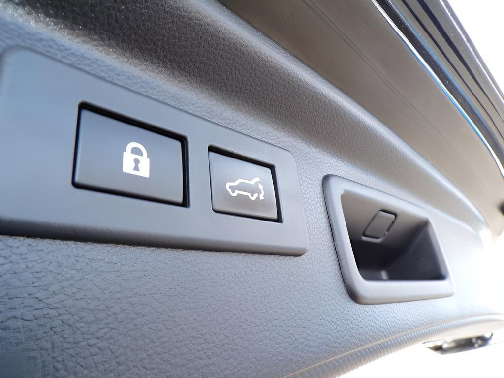 Used 2020 Subaru Forester Limited image 13