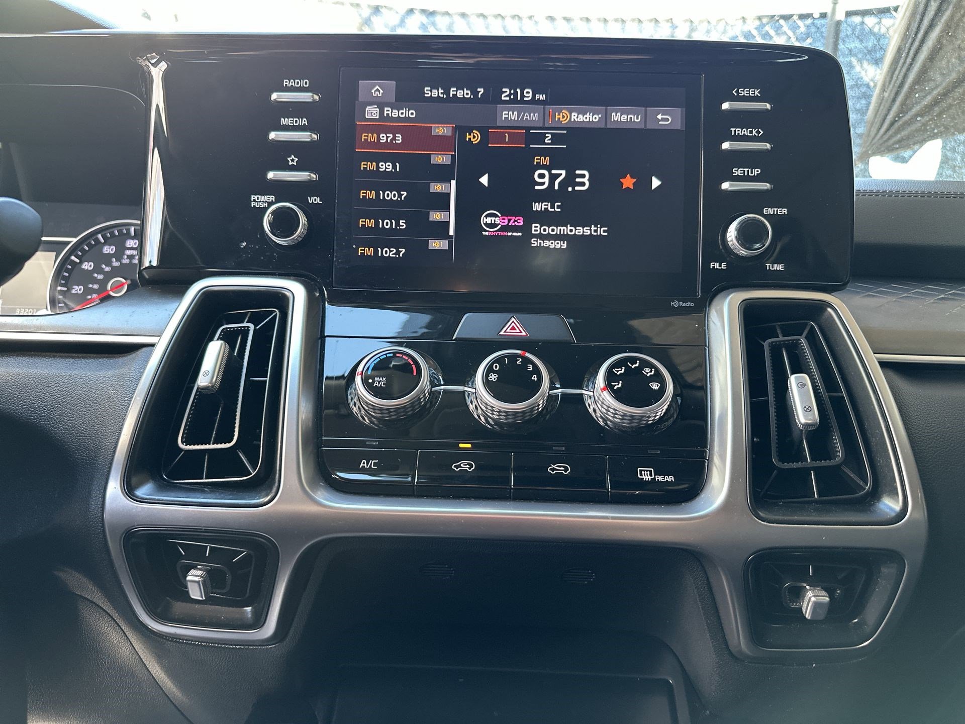 Used 2023 Kia Sorento LX image 21