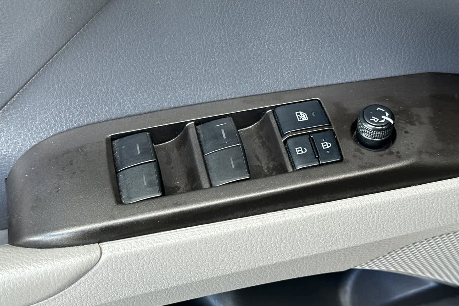 Used 2022 Toyota Camry LE FWD image 13