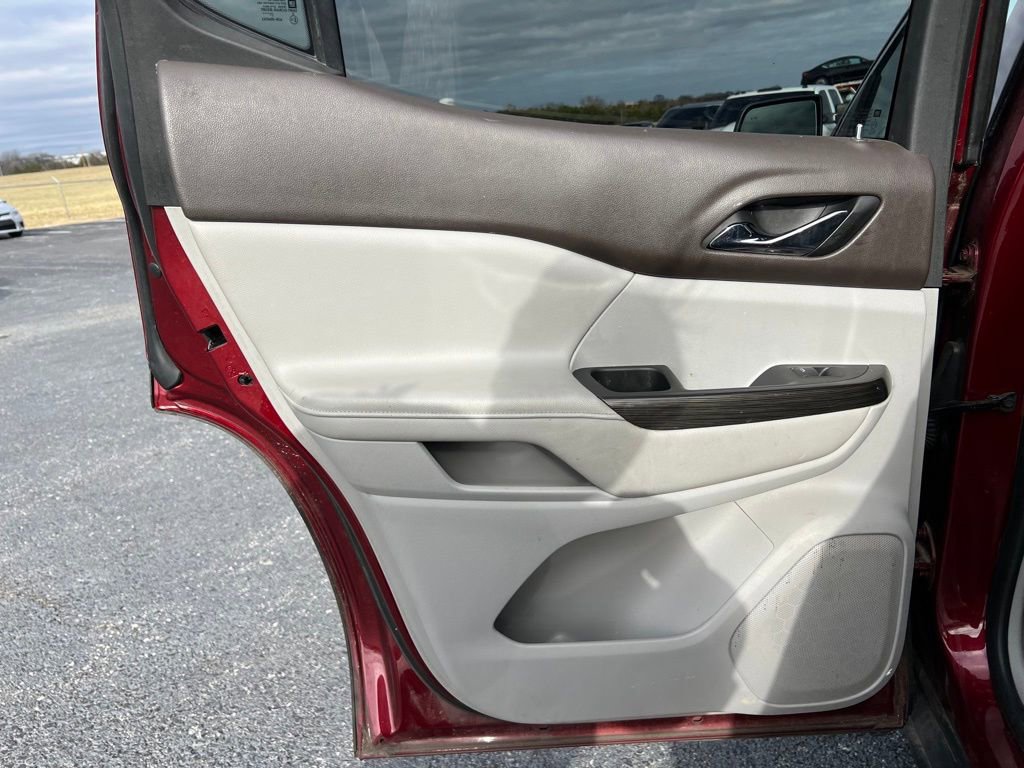 Used 2018 GMC Acadia SLT image 15