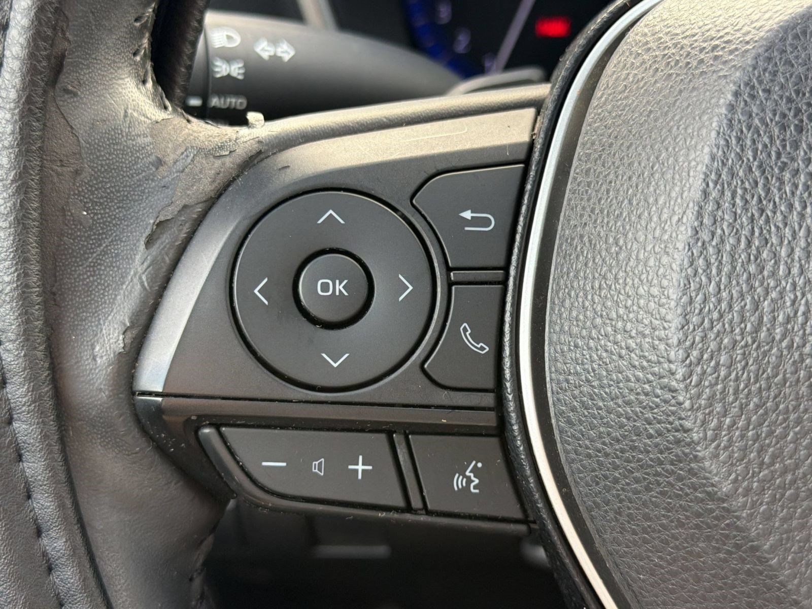 Used 2020 Toyota Corolla XSE FWD image 17