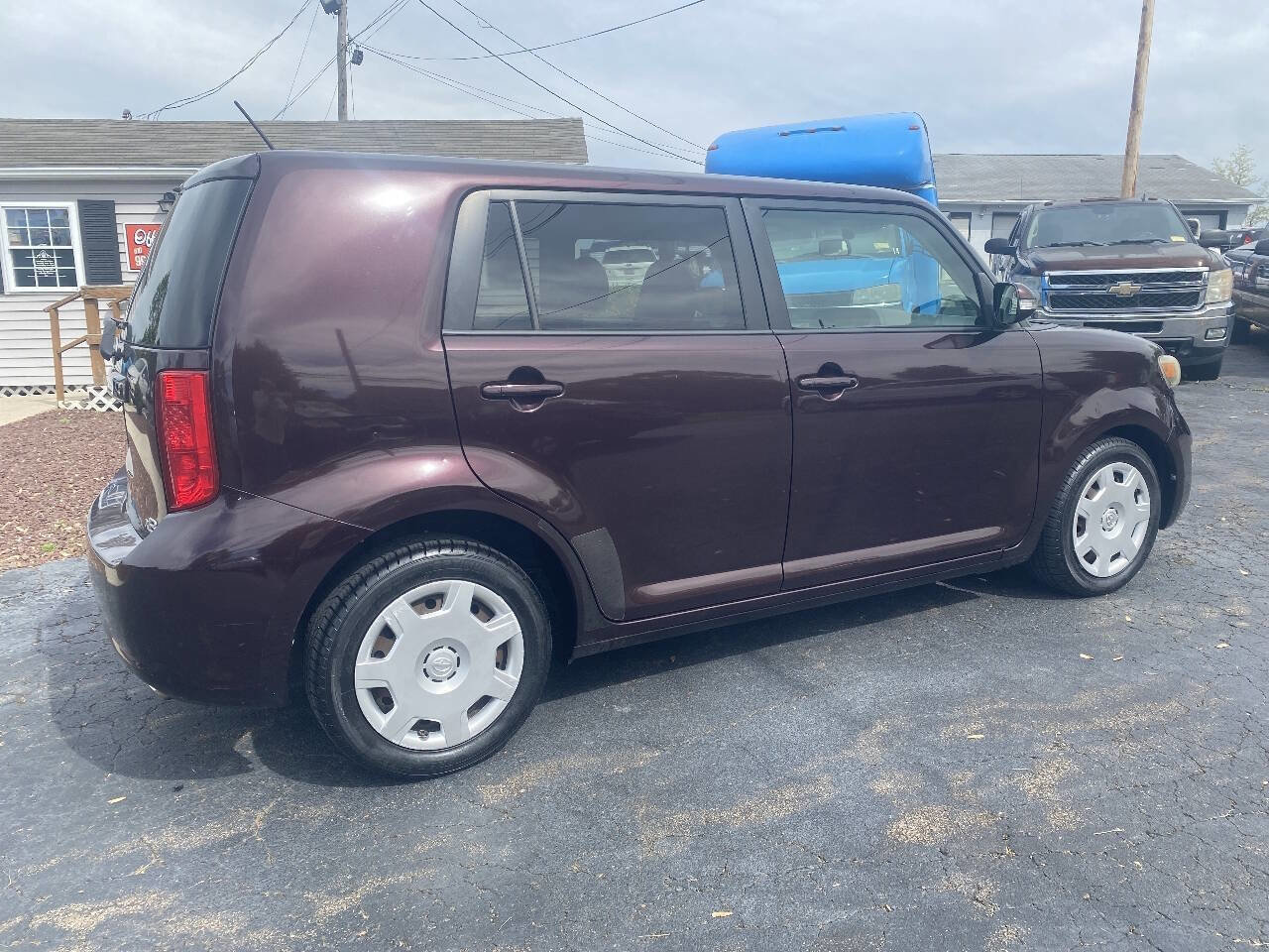 Used 2010 Scion xB FWD image 7