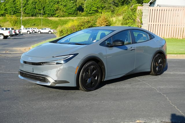 Used 2026 Toyota Prius Plug-In Hybrid FWD image 3