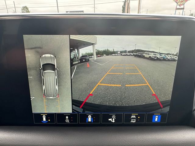 Used 2023 GMC Yukon AT4 image 15