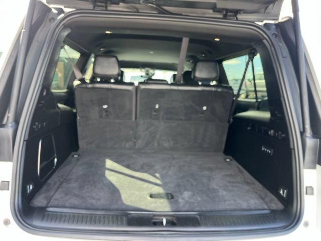 Used 2024 Jeep Wagoneer L Series II w/ Flexible Seating Group AWD/4WD image 36