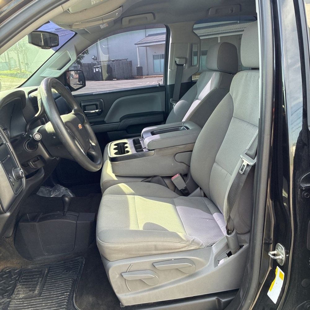 Used 2018 Chevrolet Silverado 1500 Custom w/ Custom Value Package AWD/4WD image 5