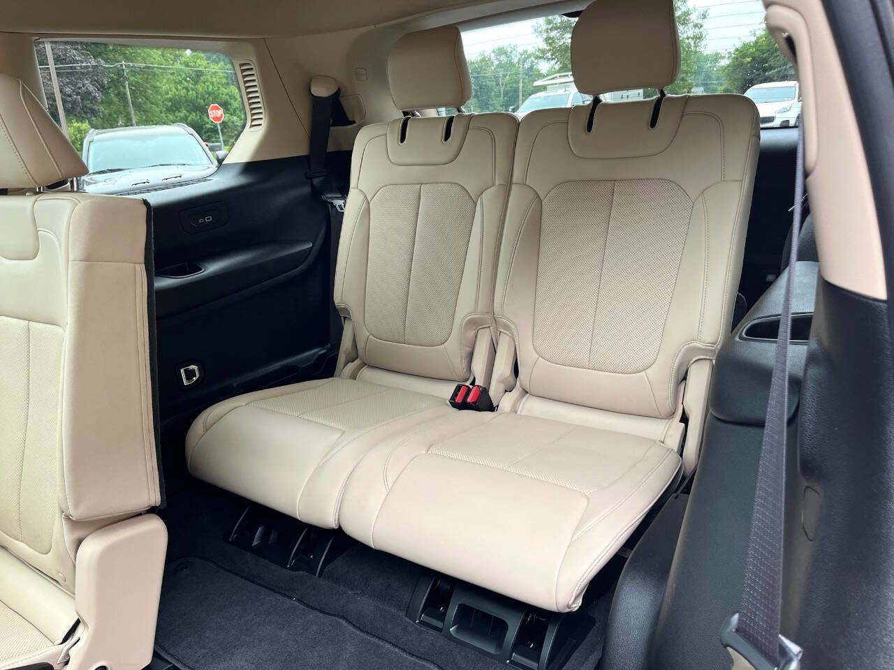 Used 2022 Jeep Grand Cherokee L Limited w/ Luxury Tech Group II image 14