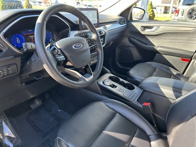 Used 2022 Ford Escape Titanium w/ Class II Trailer Tow Package image 14