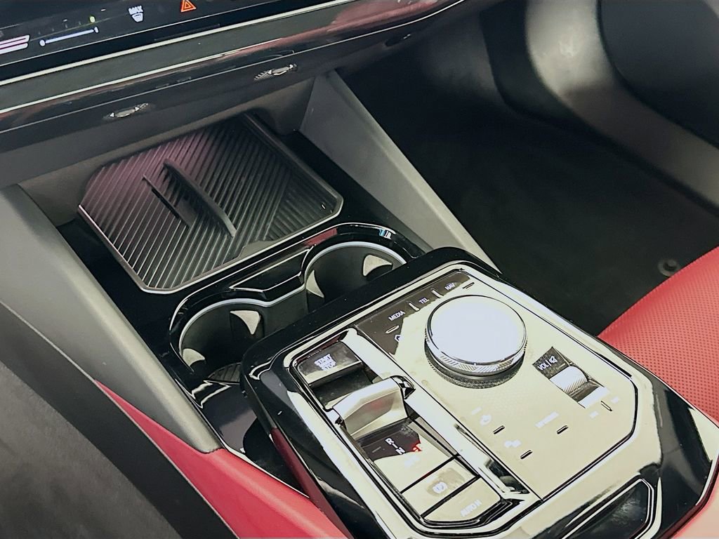 Used 2025 BMW 530i w/ Premium Package image 17