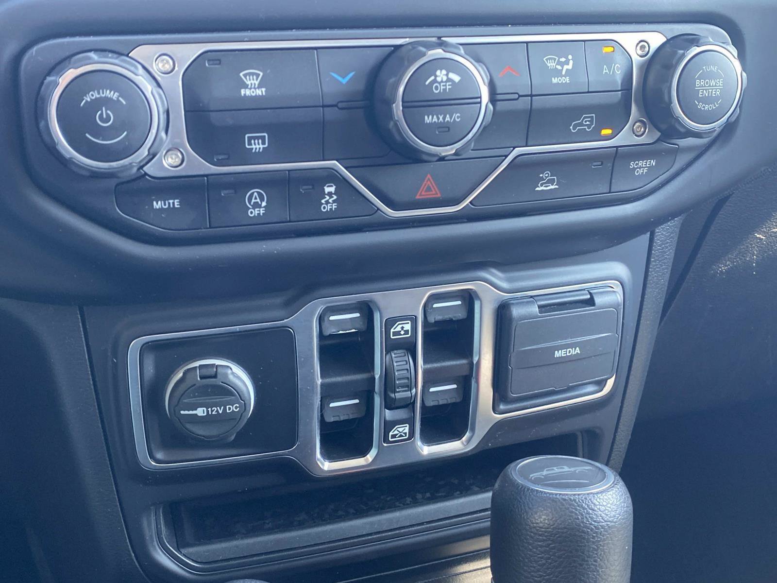 Used 2022 Jeep Gladiator Sport AWD/4WD image 27