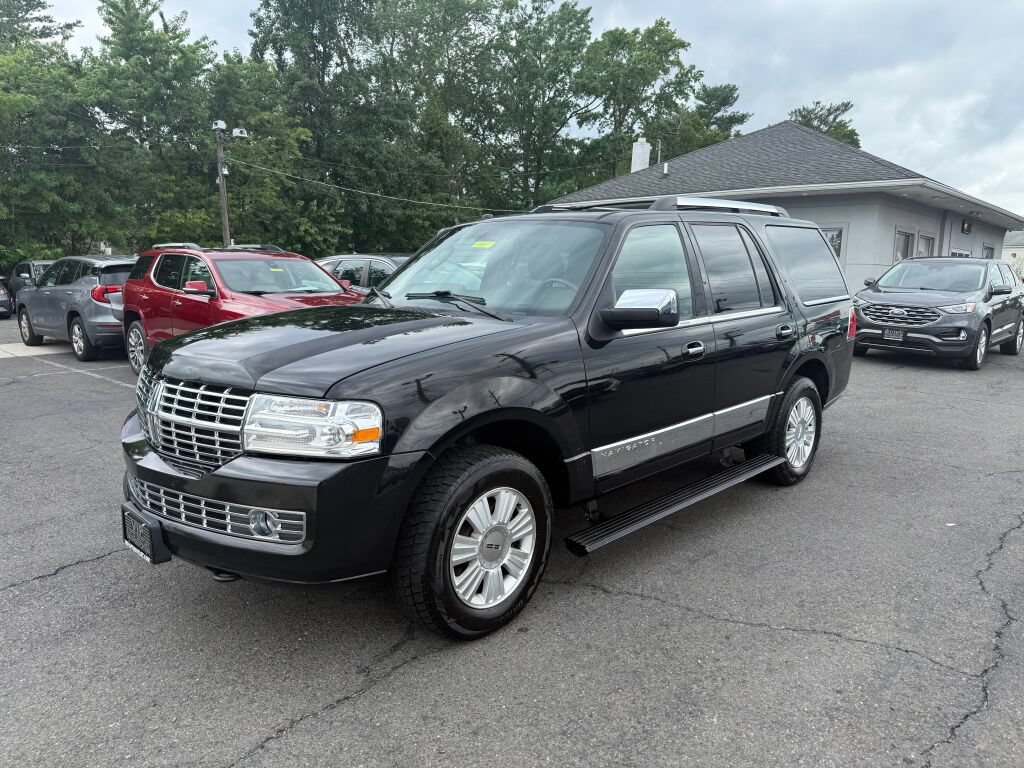 Used 2014 Lincoln Navigator 4WD image 3