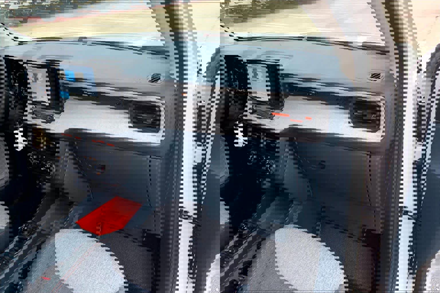 Used 2024 Ford Maverick XLT image 17