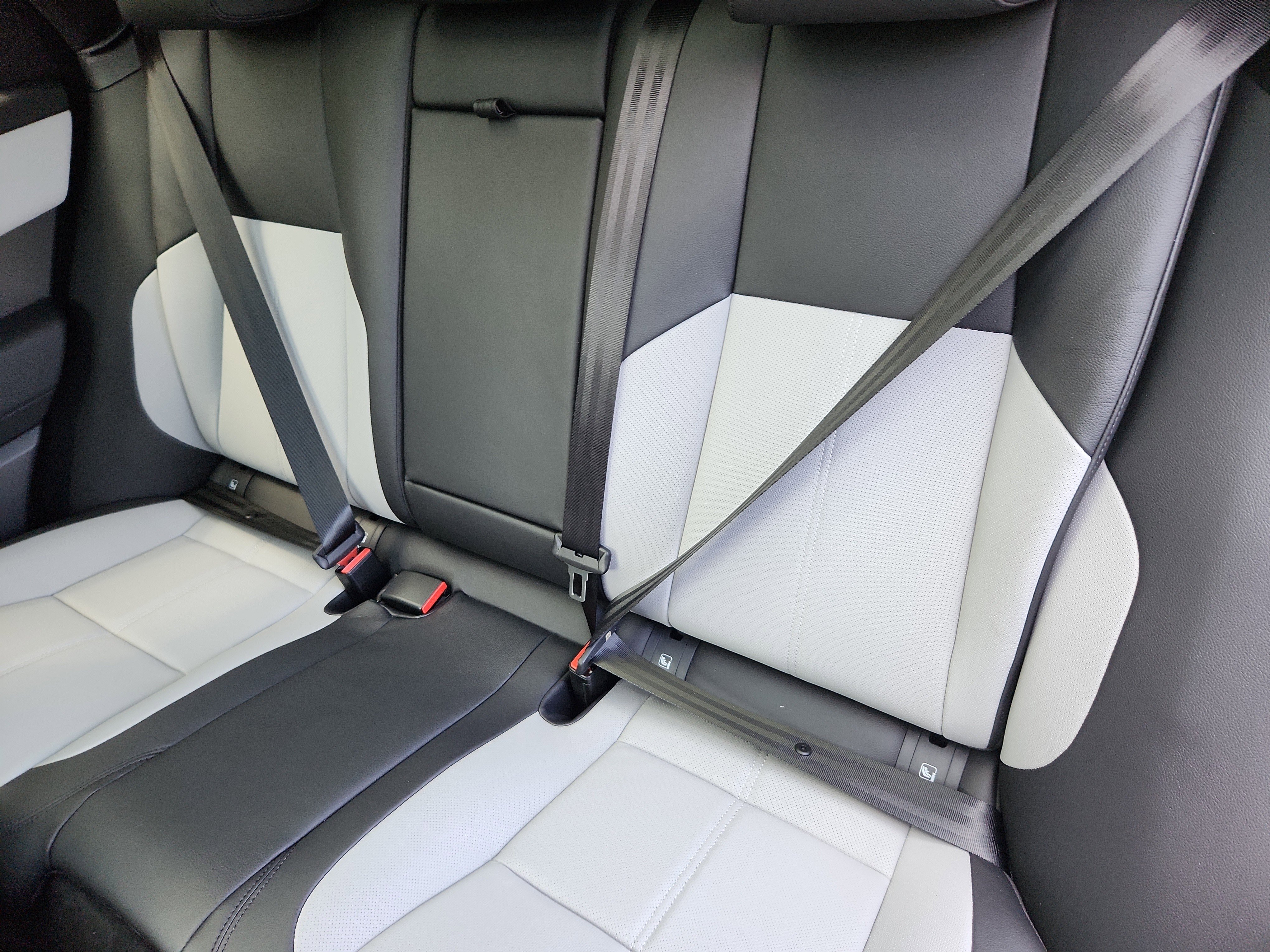 Used 2026 Land Rover Range Rover Velar S image 25