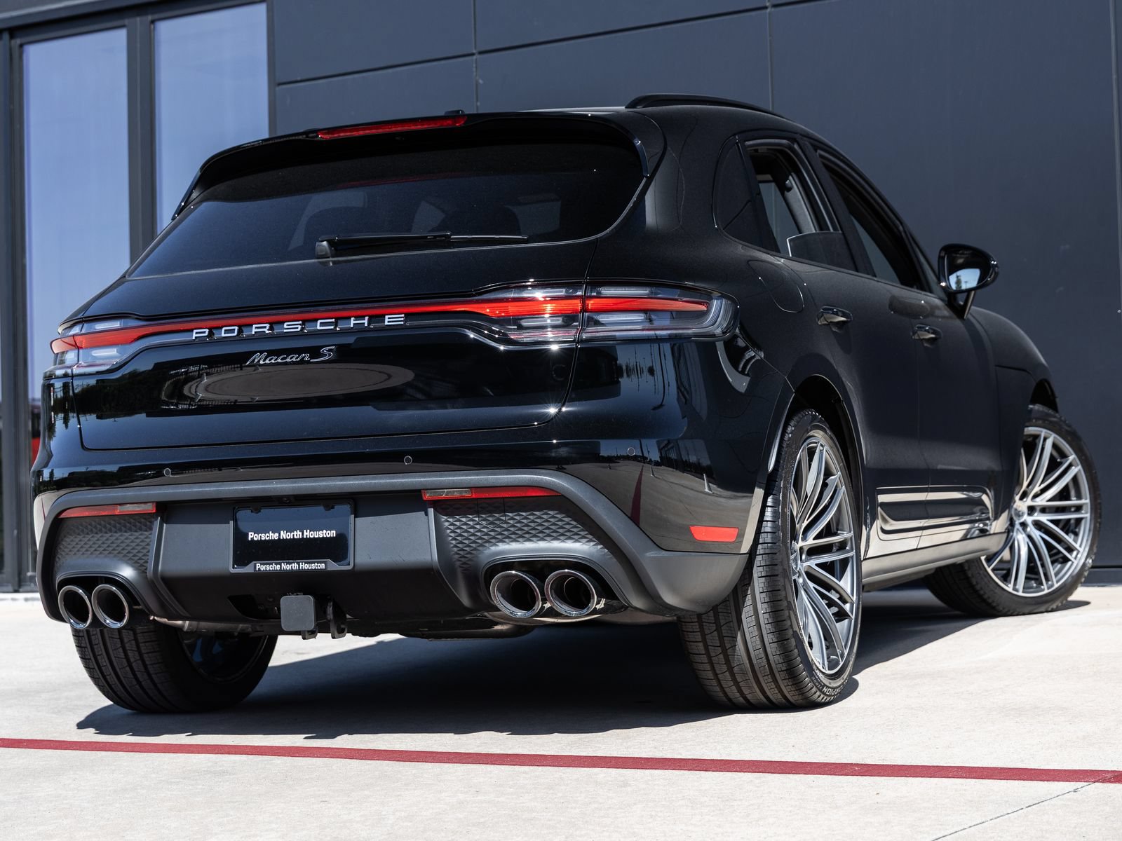 Certified 2026 Porsche Macan S AWD/4WD image 11