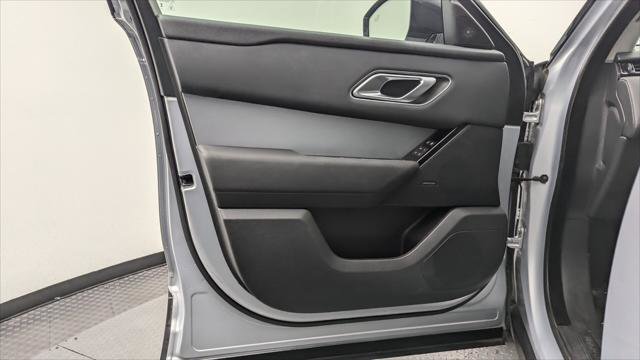 Used 2024 Land Rover Range Rover Velar S image 12