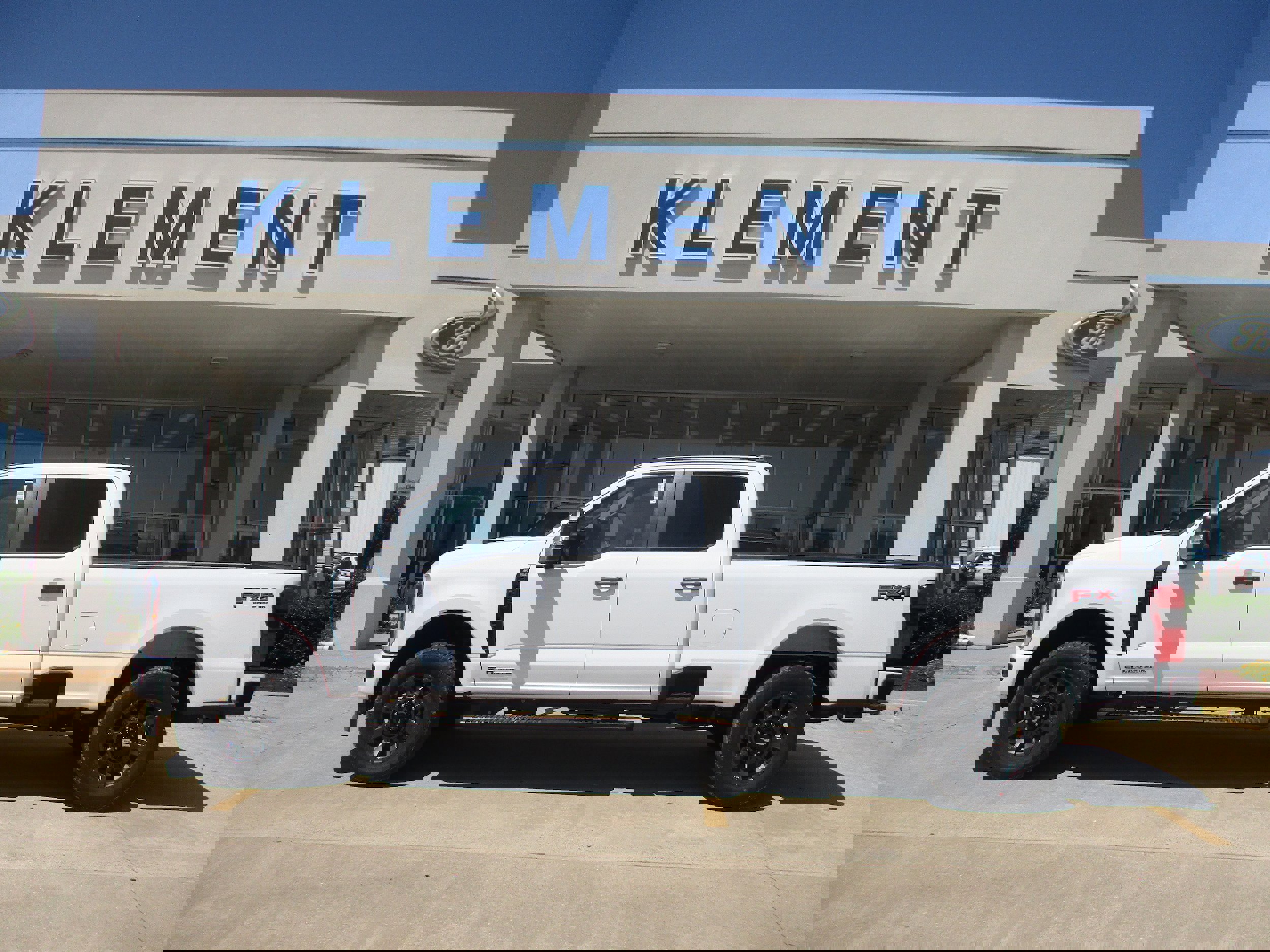 New 2026 Ford F350 4x4 Crew Cab Super Duty image 1