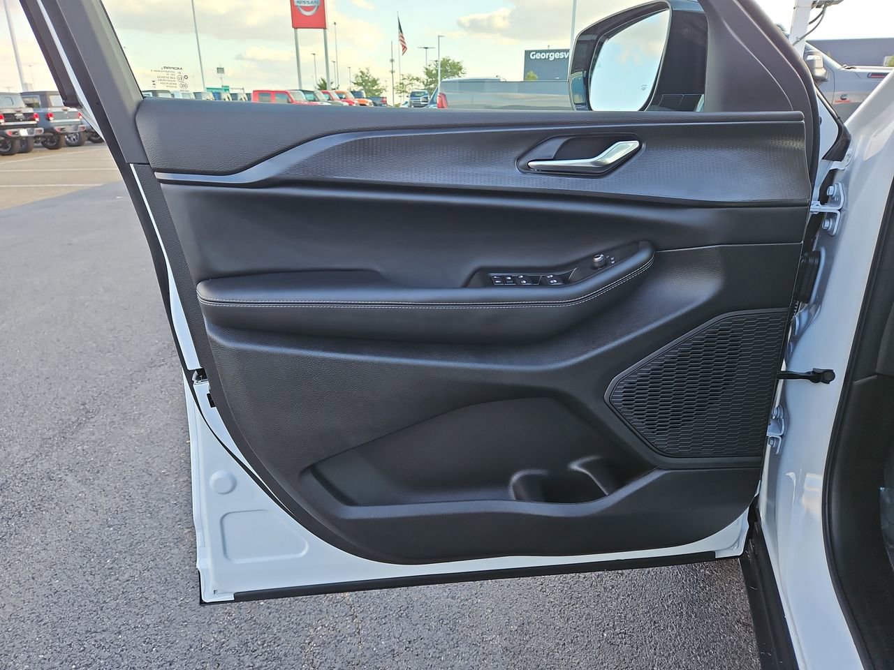 New 2025 Jeep Grand Cherokee L Altitude image 20