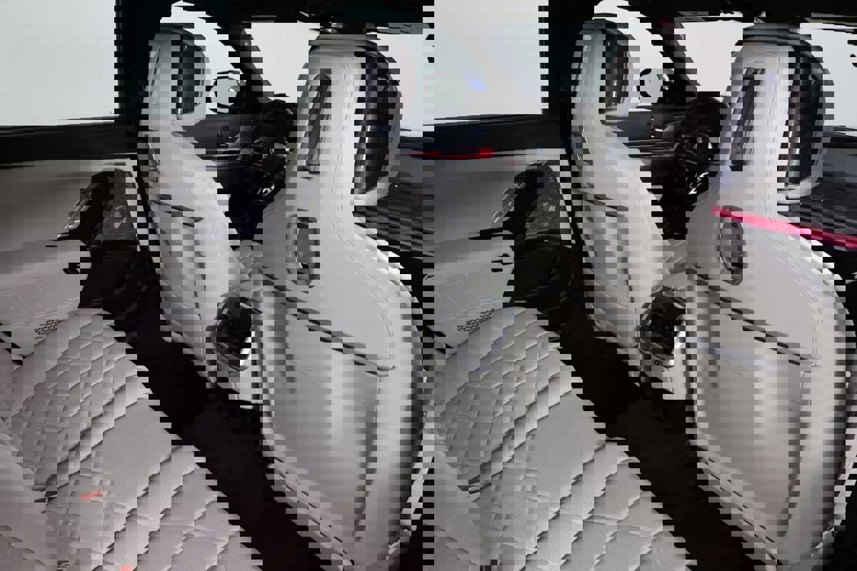 Used 2023 BMW 760i xDrive image 39