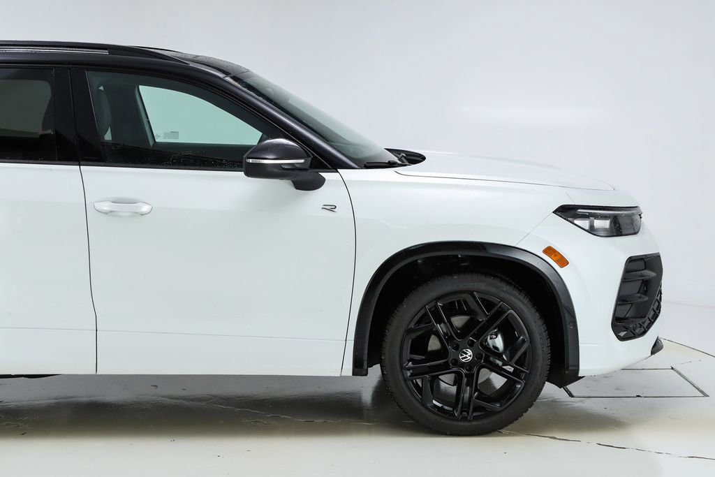 New 2026 Volkswagen Tiguan SE R-Line image 12