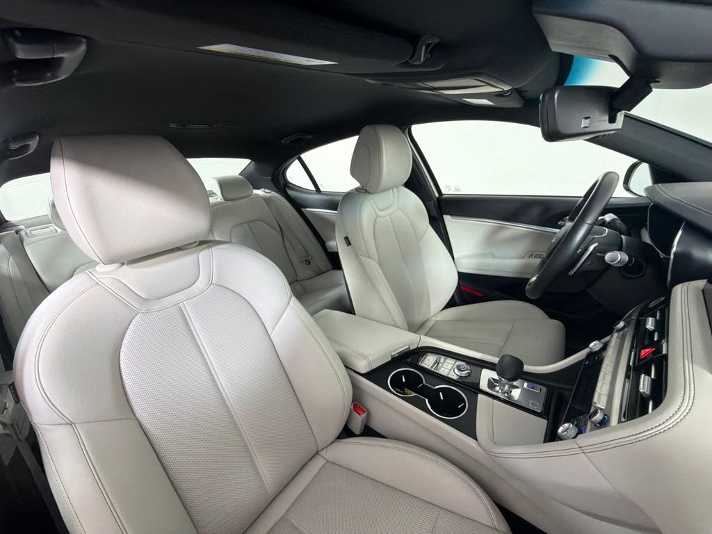 Used 2025 Genesis G70 2.5T RWD image 31
