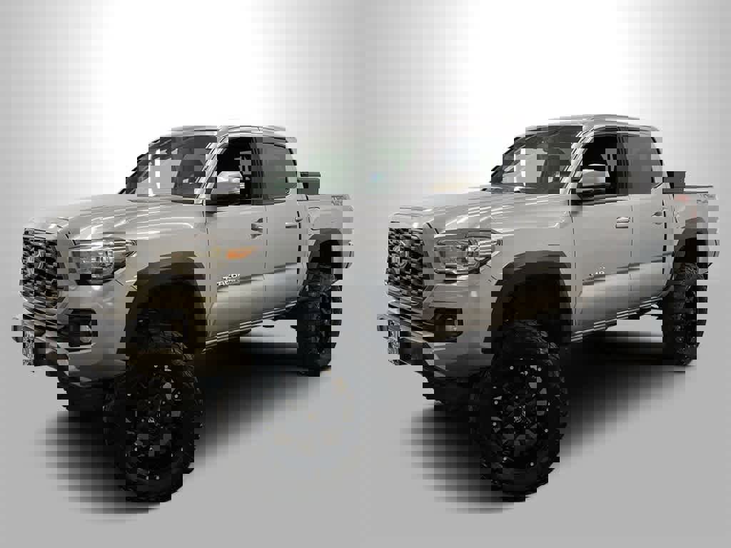 Used 2020 Toyota Tacoma TRD Off-Road image 1
