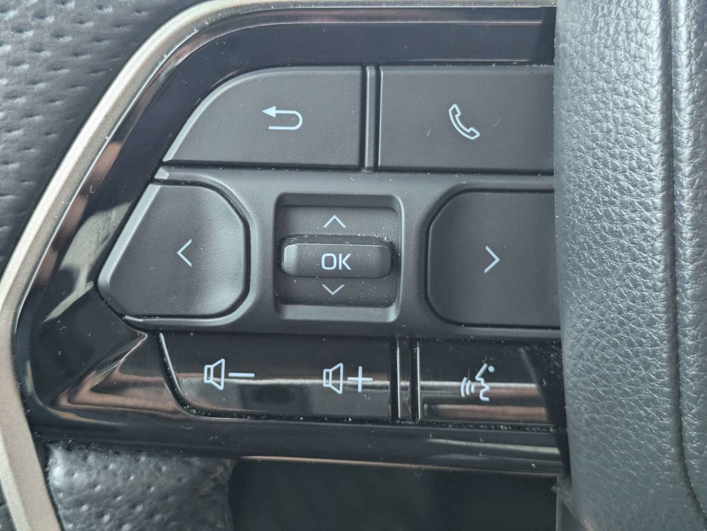 Used 2024 Toyota Tundra Limited AWD/4WD image 28