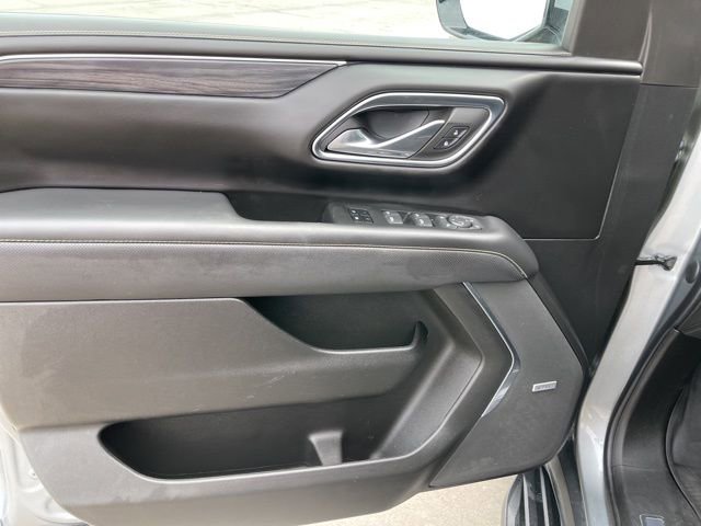 Used 2023 GMC Yukon XL SLT w/ SLT Premium Package image 15