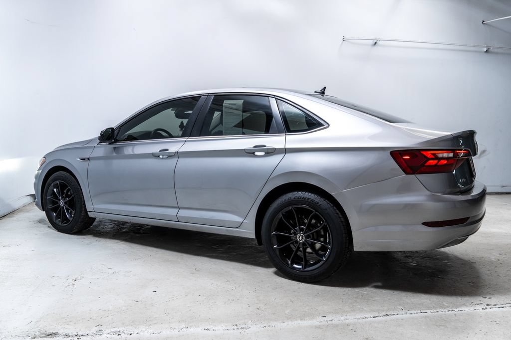 Used 2020 Volkswagen Jetta SEL FWD image 2