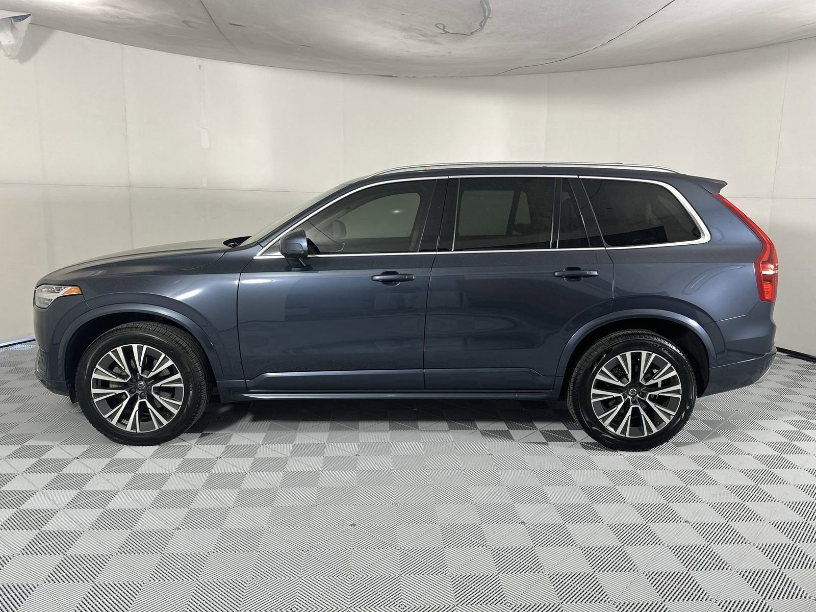 Used 2020 Volvo XC90 T6 Momentum AWD/4WD image 5