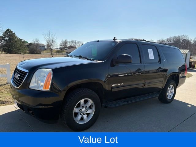 Used 2013 GMC Yukon XL SLT image 1