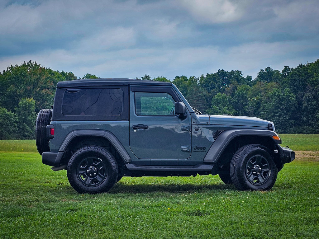 Used 2025 Jeep Wrangler Sport AWD/4WD image 3
