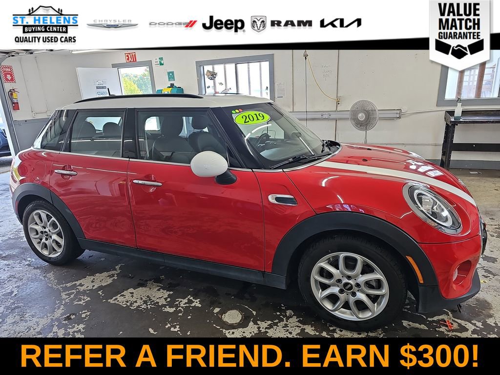 Used 2019 MINI Cooper 4-Door Hardtop w/ Premium Package FWD image 9