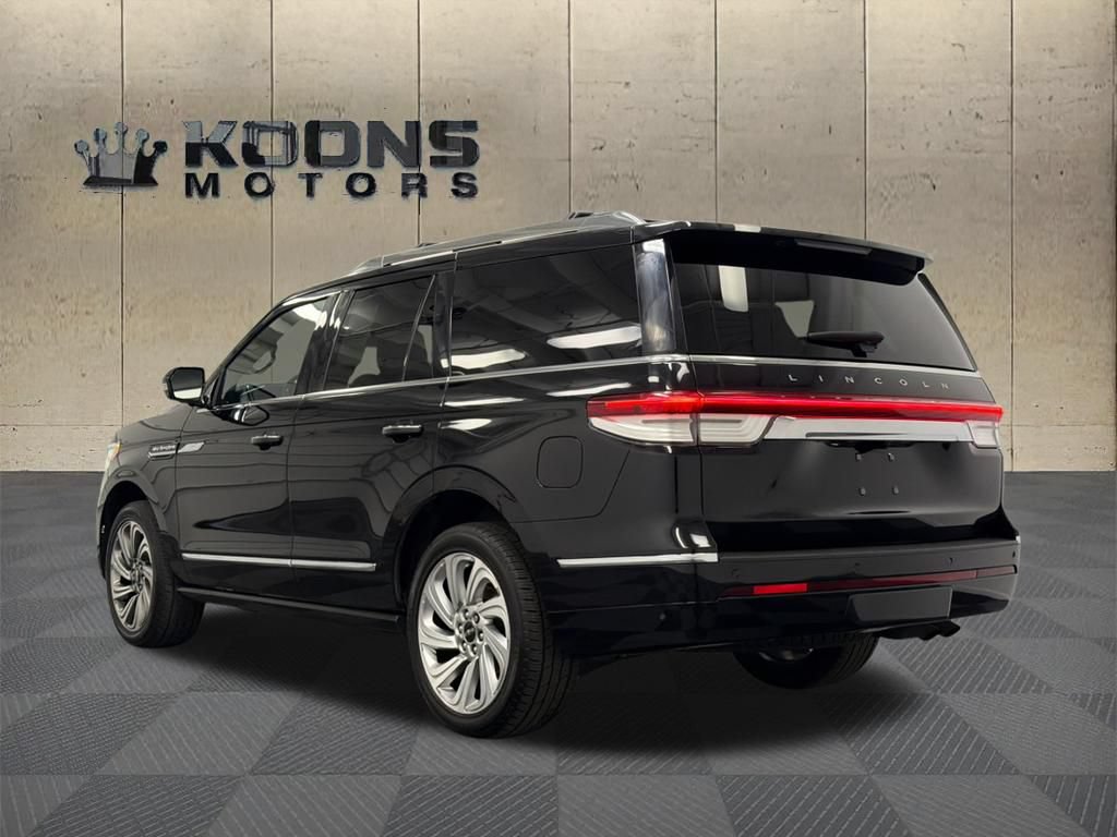 Certified 2022 Lincoln Navigator Reserve AWD/4WD image 6