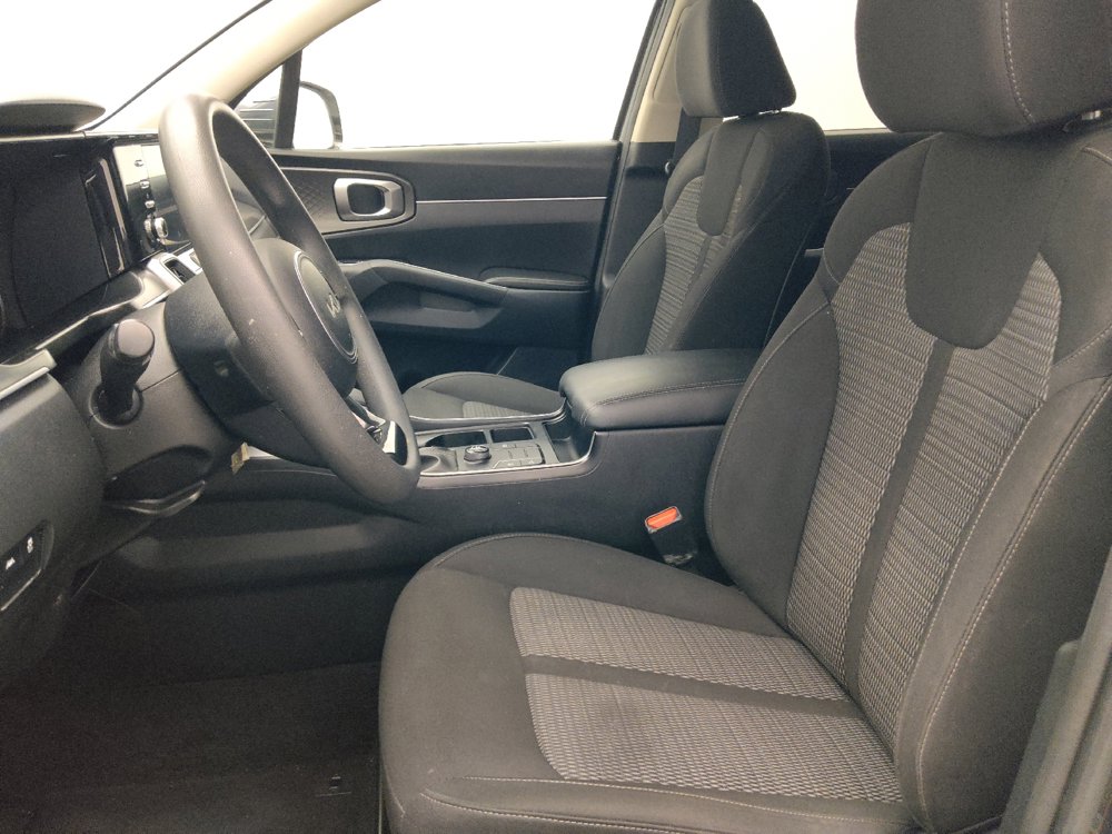 Used 2023 Kia Sorento LX FWD image 17