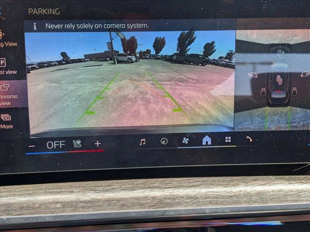 Used 2025 BMW i7 eDrive50 w/ Premium Package image 9