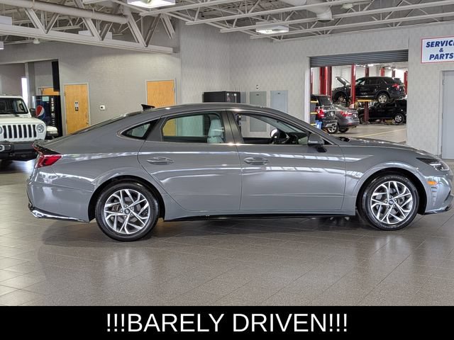 Used 2023 Hyundai Sonata SEL w/ Preferred Accessory Package FWD image 9