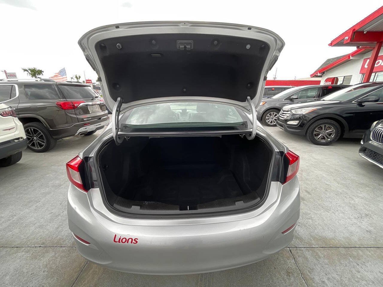 Used 2018 Chevrolet Cruze LS FWD image 11