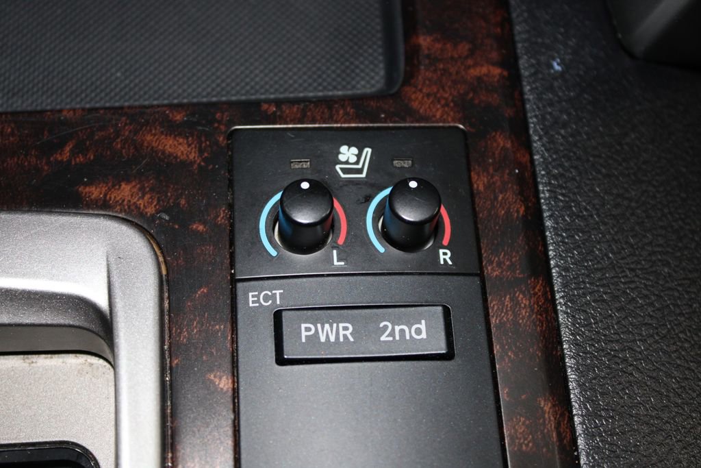 Used 2013 Toyota Land Cruiser AWD/4WD image 42