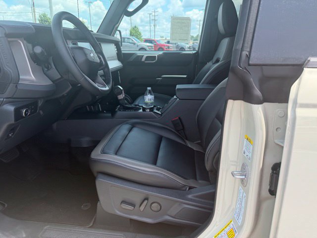 New 2026 Ford Bronco Outer Banks w/ Sasquatch Package AWD/4WD image 9