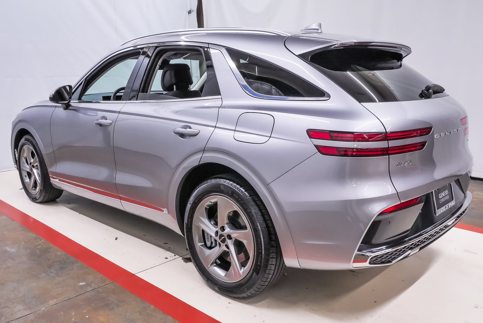 Certified 2026 Genesis GV70 2.5T AWD/4WD image 8