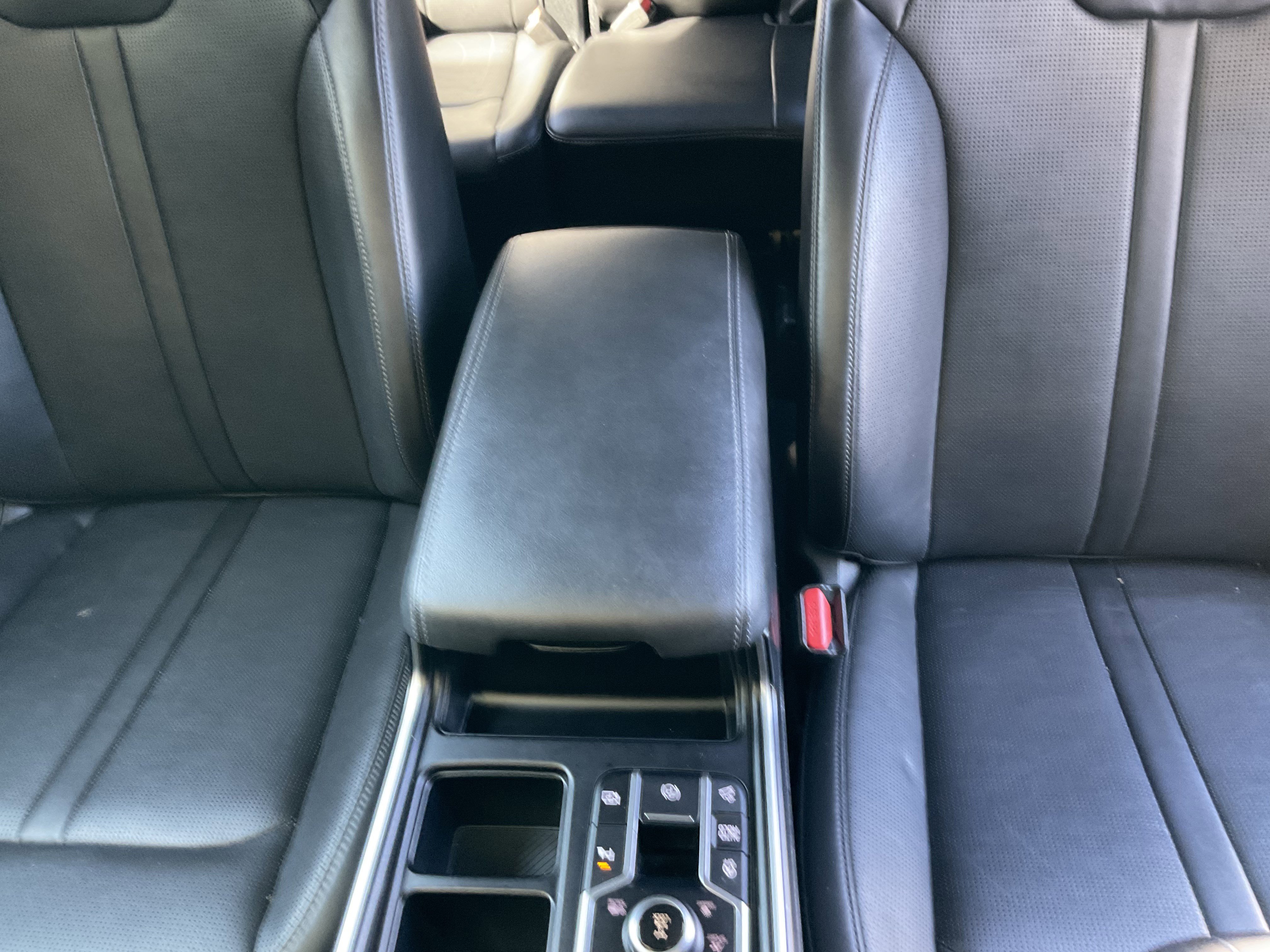 Used 2024 Kia Sorento S image 23