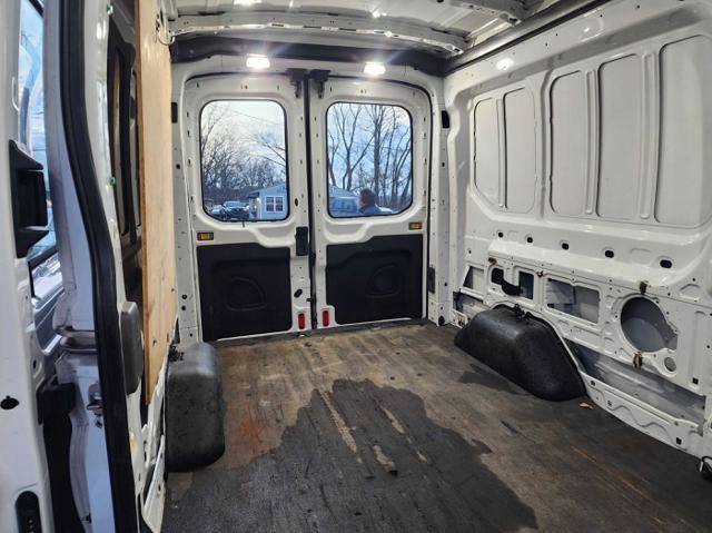 Used 2020 Ford Transit 250 Medium Roof w/ Load Area Protection Package image 18