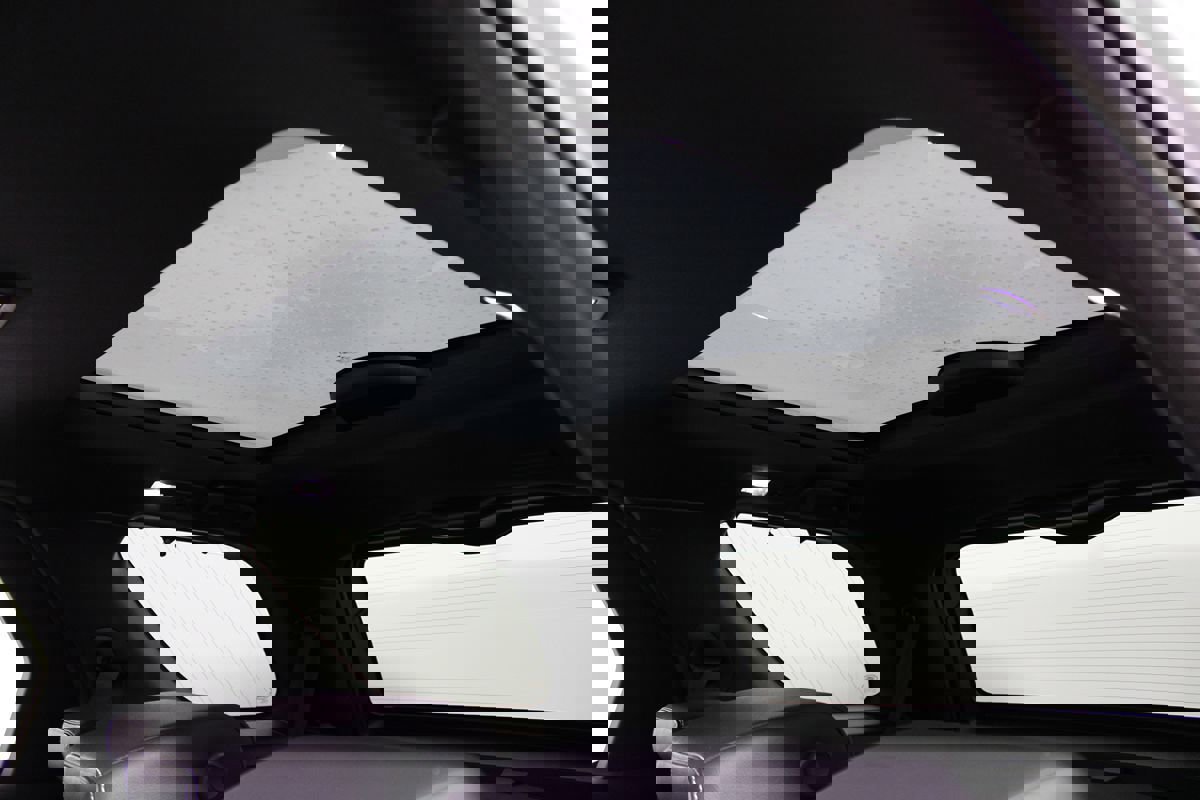 Used 2022 Land Rover Discovery S image 34