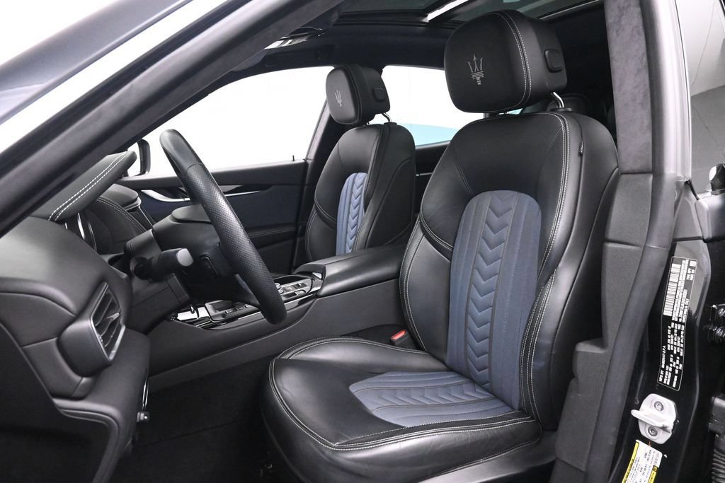 Used 2022 Maserati Levante GT AWD/4WD image 16