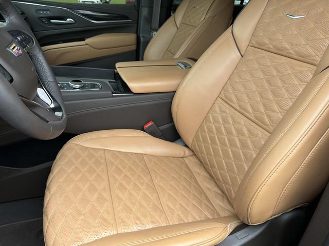 Used 2024 Cadillac Escalade Sport w/ Touring Package AWD/4WD image 22