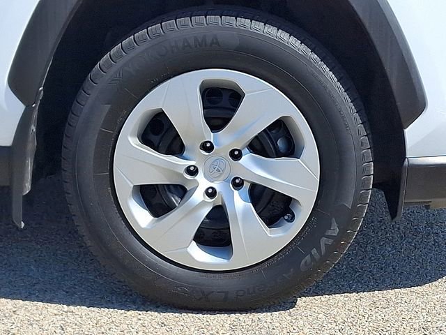 Used 2023 Toyota RAV4 LE AWD/4WD image 9