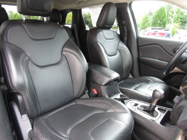 Used 2018 Jeep Cherokee Limited FWD image 19